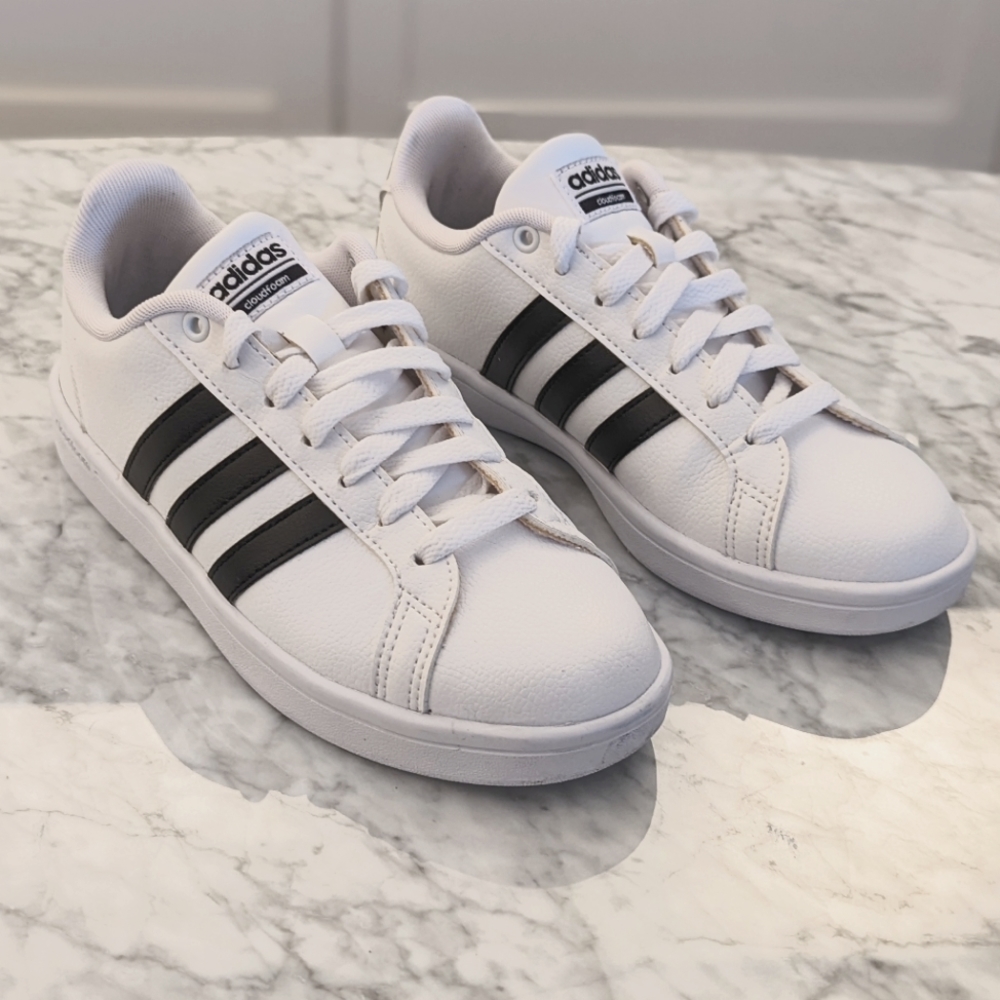 Adidas Women's Cloudfoam Advantage white sneakers black stripes 6.5